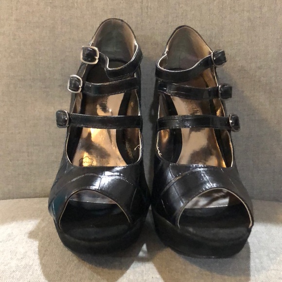 Black, peep toe Cathy Jean heels - Picture 1 of 5